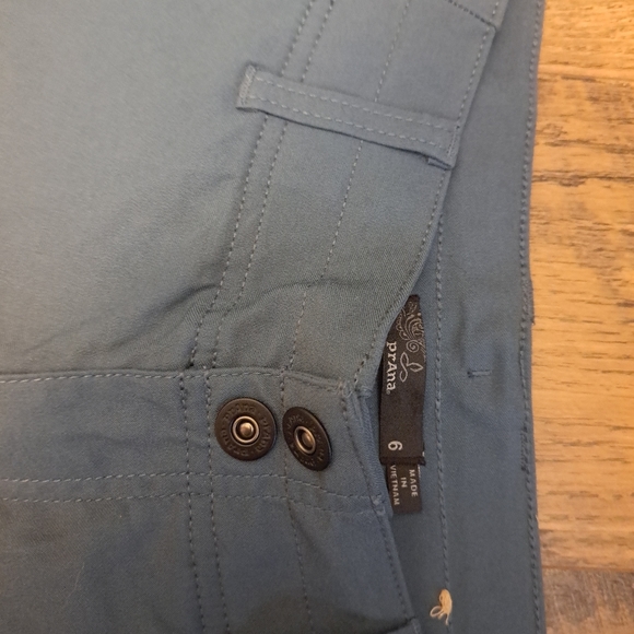 Prana shorts - Picture 2 of 3